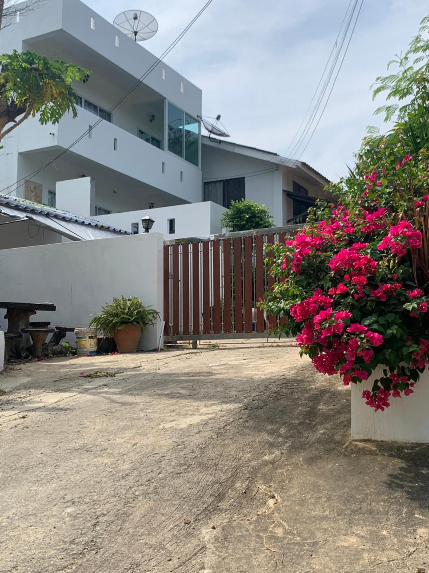 Villa Du Bonheur Mer Et Nature Rawai Beach Phuket Exterior photo